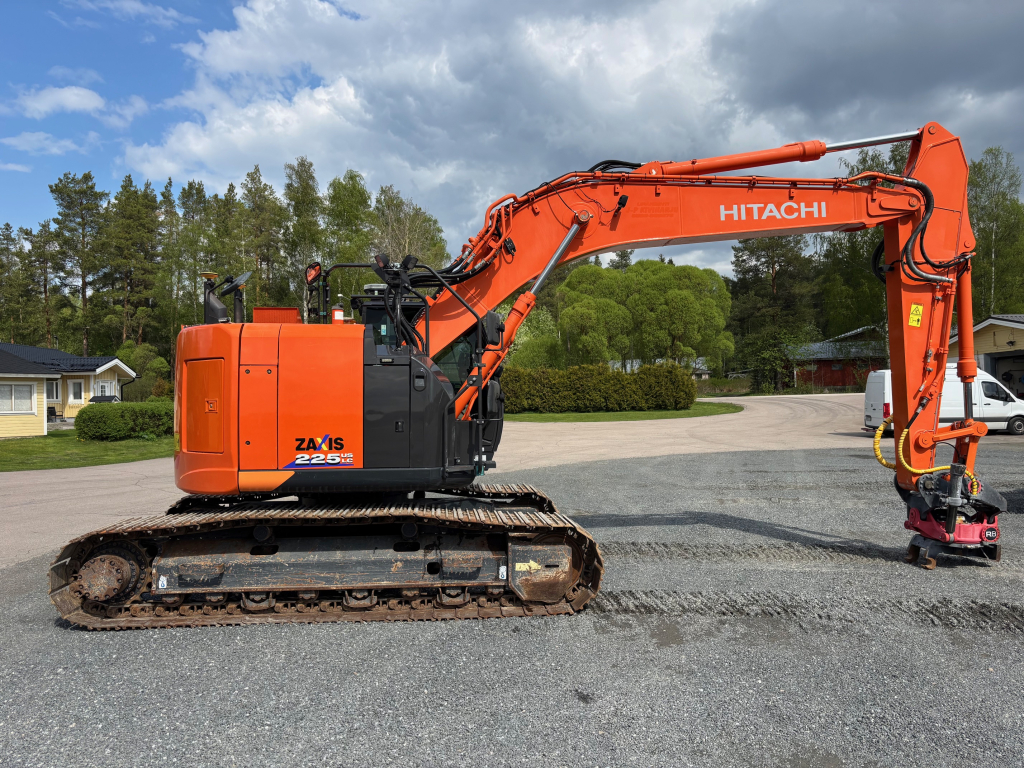 HITACHI ZAXIS225USLC-6 + GREASE + HEATER + INDEXATOR R8 + LEICA 3D kuva 8
