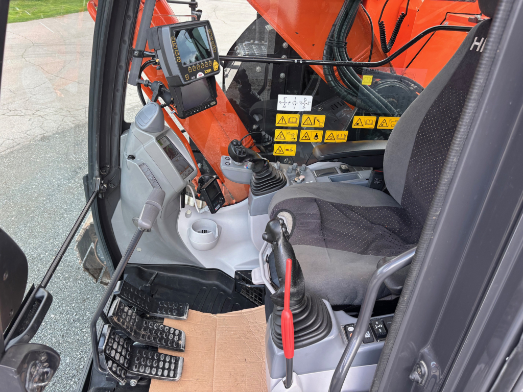 HITACHI ZAXIS225USLC-6 + GREASE + HEATER + INDEXATOR R8 + LEICA 3D kuva 15