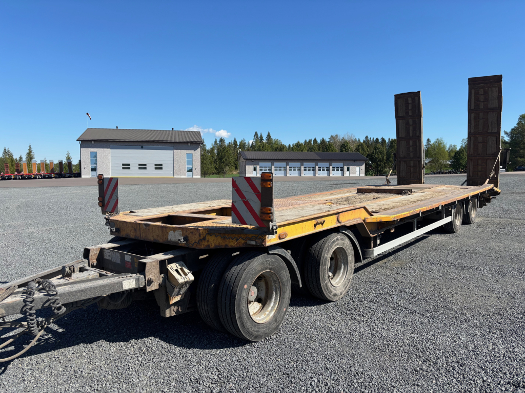 HUMBAUR 4-AKSELINEN + 9,8M POKATTU KANSI + ILMAJOUSET + LEVIKKEET + HYDRAULISET RAMPIT