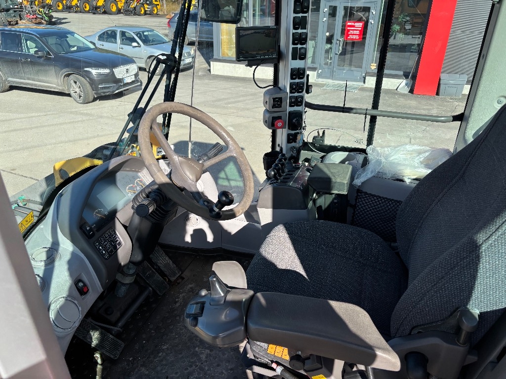 Volvo L 70 F / 4.äs hyd, CDC, BSS, Hyd. pointes, seau kuva 14