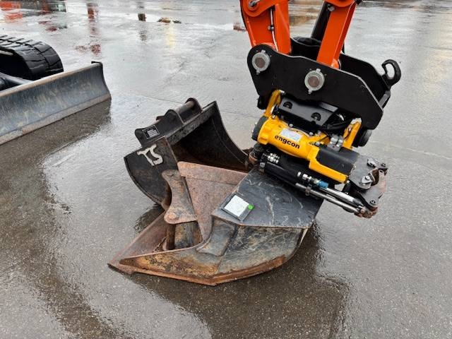 Hitachi ZX 55 U-6 / Engcon + Pliers, Grease, 3 Buckets kuva 9