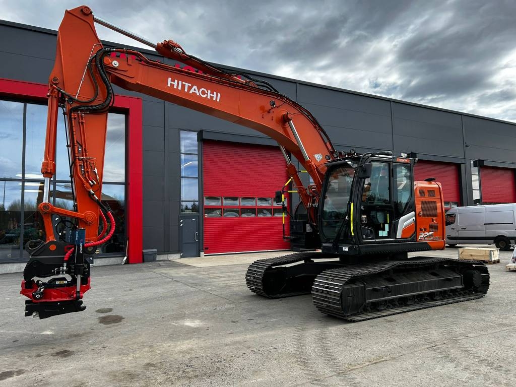 Hitachi ZX225USLC-7/ Rotátor, Topení, Mazací tuk, StageV kuva 2