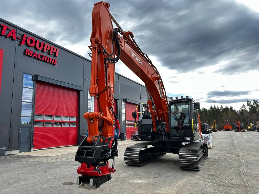 Hitachi ZX225USLC-7/ Rotátor, Topení, Mazací tuk, StageV kuva 4