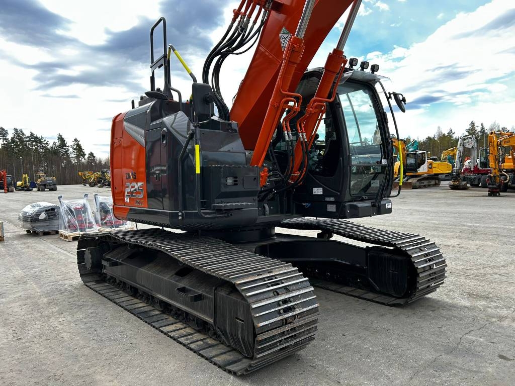 Hitachi ZX225USLC-7/ Rotátor, Topení, Mazací tuk, StageV kuva 6