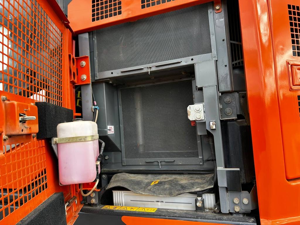 Hitachi ZX225USLC-7/ Rotátor, Topení, Mazací tuk, StageV kuva 12