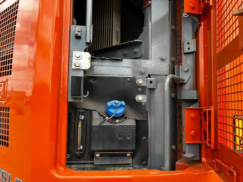 Hitachi ZX225USLC-7/ Rotátor, Topení, Mazací tuk, StageV kuva 13