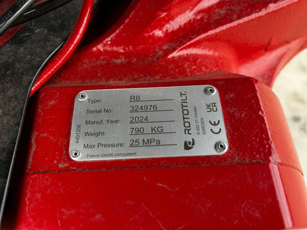 Hitachi ZX225USLC-7/ Rotátor, Topení, Mazací tuk, StageV kuva 19