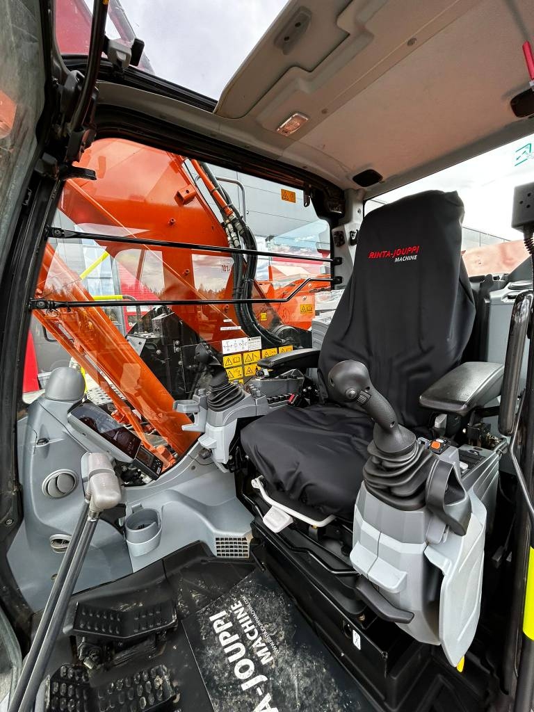 Hitachi ZX225USLC-7/ Rotátor, Topení, Mazací tuk, StageV kuva 22