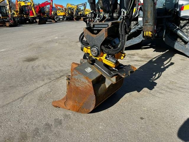Lännen 8800 / Engcon Kronospylväsnostin Ym.. kuva 9