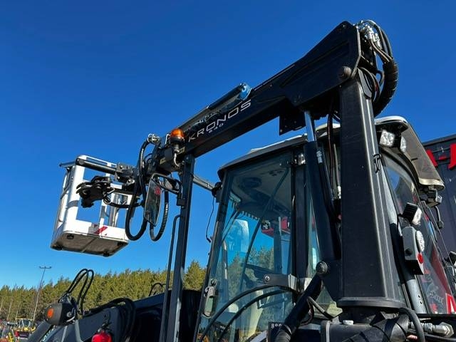 Lännen 8800 / Engcon Kronospylväsnostin Ym.. kuva 22