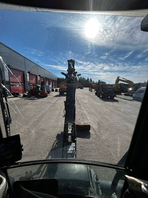 Lännen 8800 / Engcon Kronospylväsnostin Ym.. kuva 24