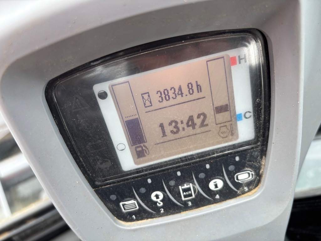 Kubota KX 057-4 / Pyörittäjä, 3 Kauhaa, Rasvari kuva 15