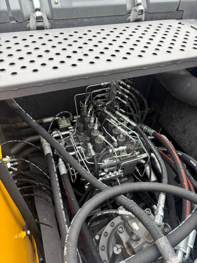 Volvo EC 250 EL / PITKÄPUOMI, Liitin, Pyörittäjä kuva 21
