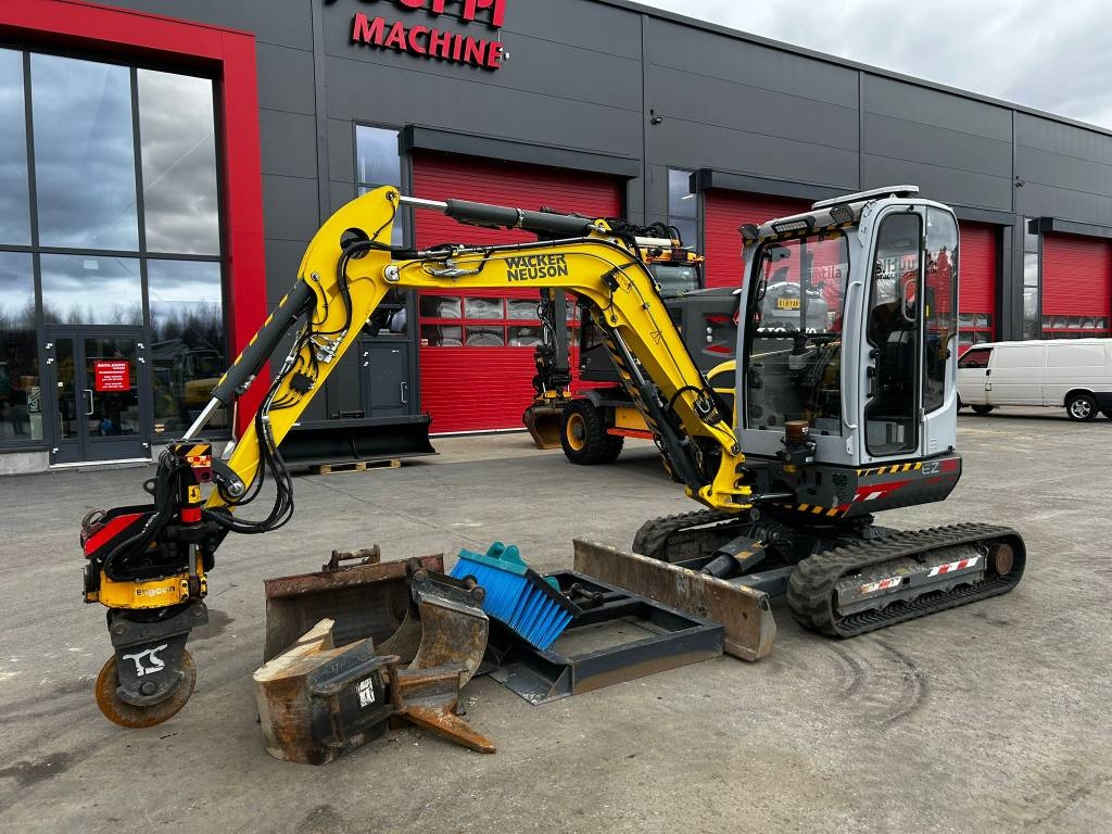 Wacker Neuson EZ 38 / Huippuvarusteltu minikaivuri! kuva 2