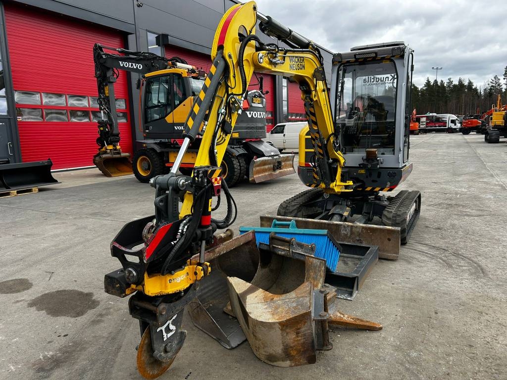 Wacker Neuson EZ 38 / Huippuvarusteltu minikaivuri! kuva 3