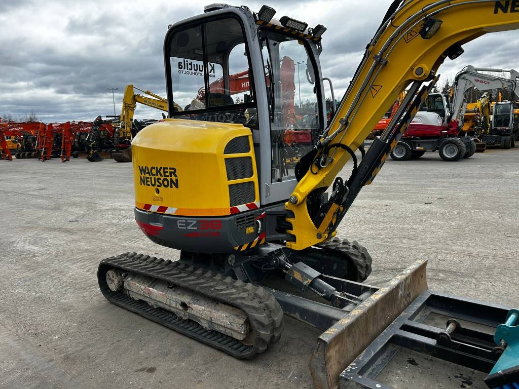 Wacker Neuson EZ 38 / Huippuvarusteltu minikaivuri! kuva 5