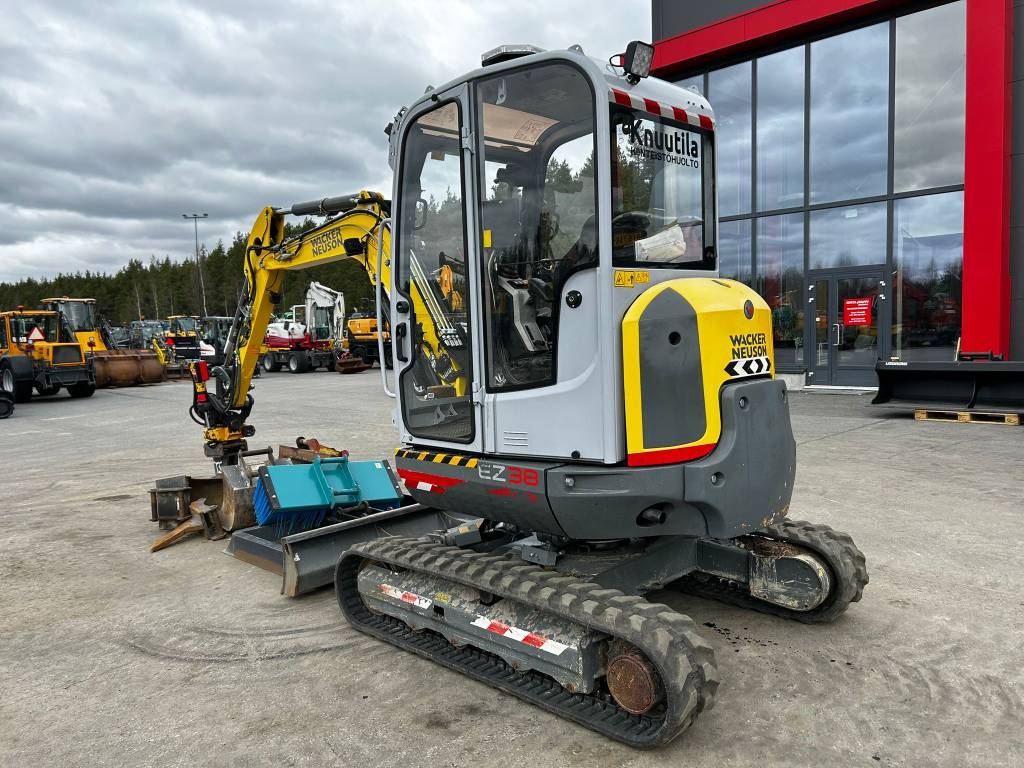 Wacker Neuson EZ 38 / Huippuvarusteltu minikaivuri! kuva 9