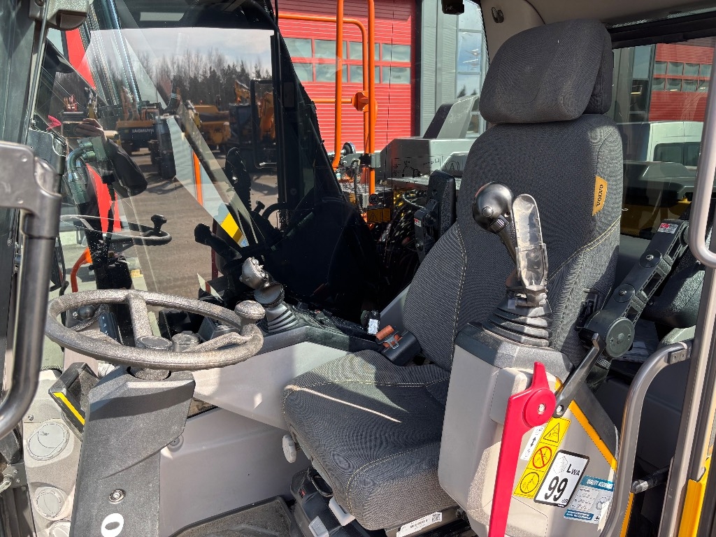 Volvo EWR 130 E / Muy bien equipado, StageV kuva 19