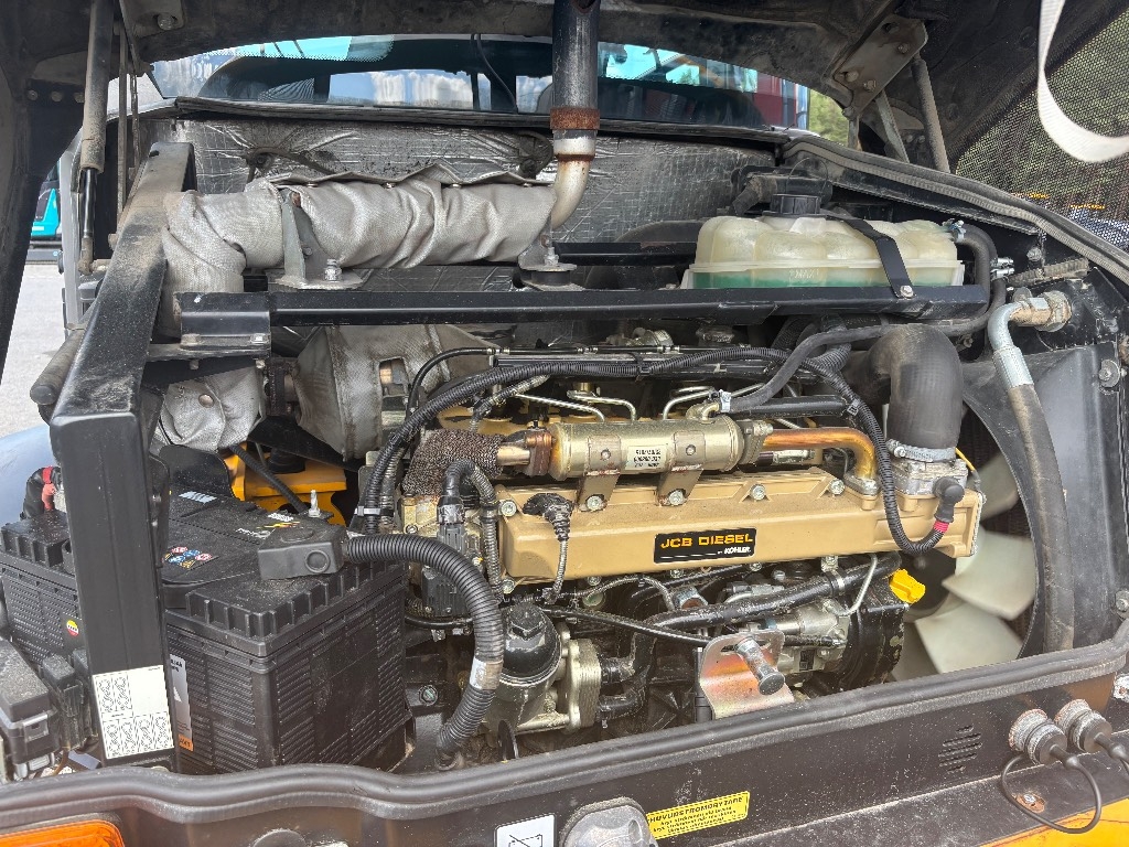 JCB 409 / 犁、铲斗、喷砂机、好轮胎！ kuva 10