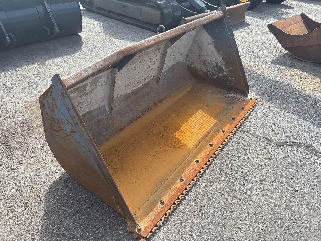 JCB 409 / 犁、铲斗、喷砂机、好轮胎！ kuva 16