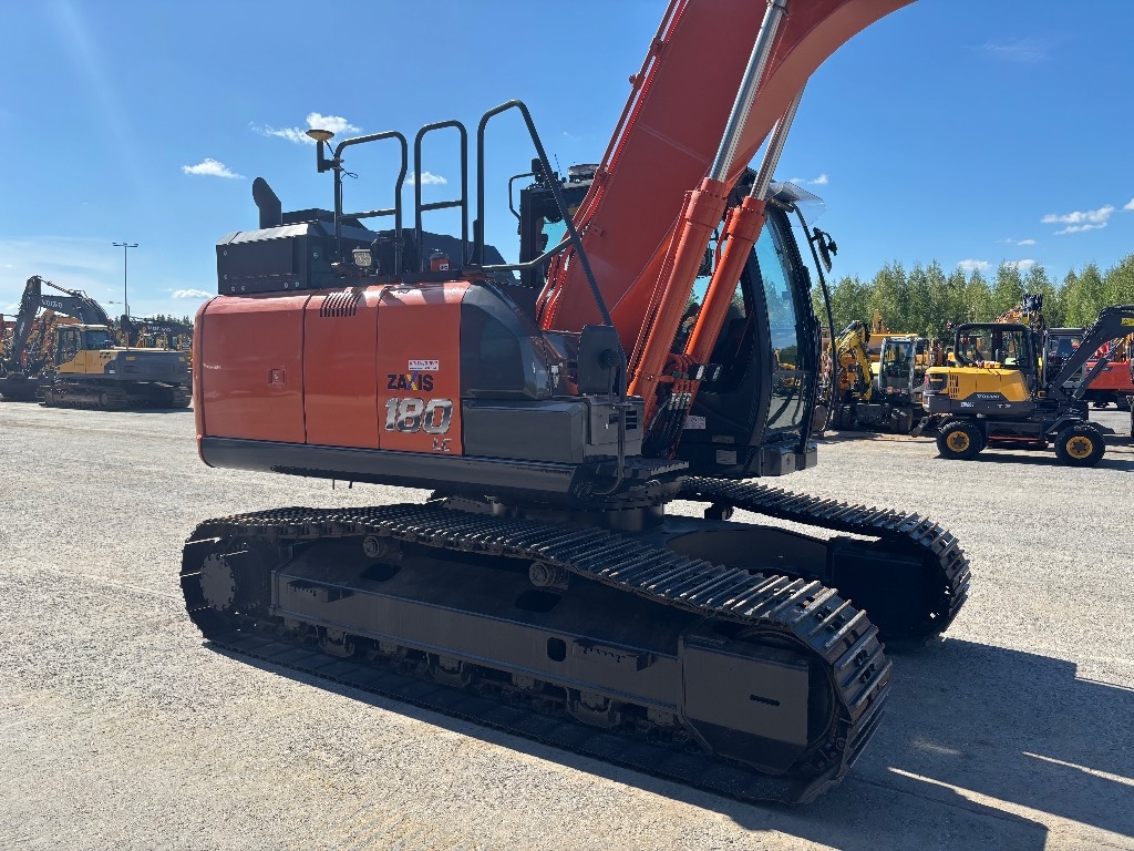 Hitachi ZX 180 LC / Engcon, Leica 3D, smyková lopata kuva 6
