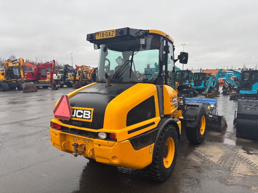 JCB 407 / Топ обладнання, Stage V kuva 5